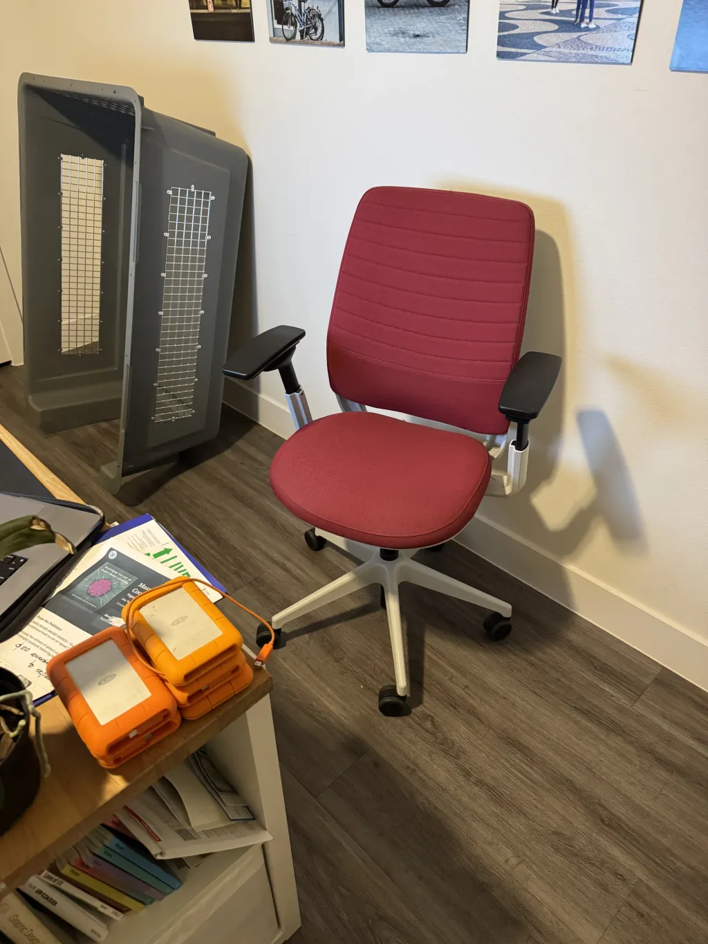 Photo 1 of Steelcase series 2 in red